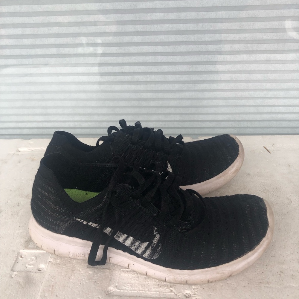 Nike Free RN Flyknit 831070-001 Women’s Black White Athletic Sneakers Sz 7